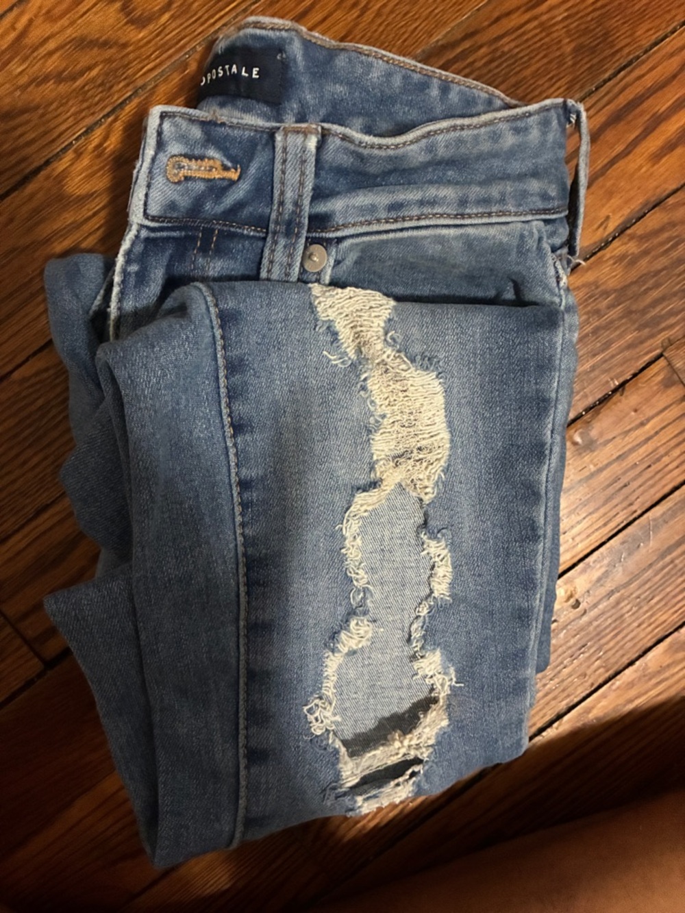 Aeropostale Light Blue Distressed Cropped Jeans